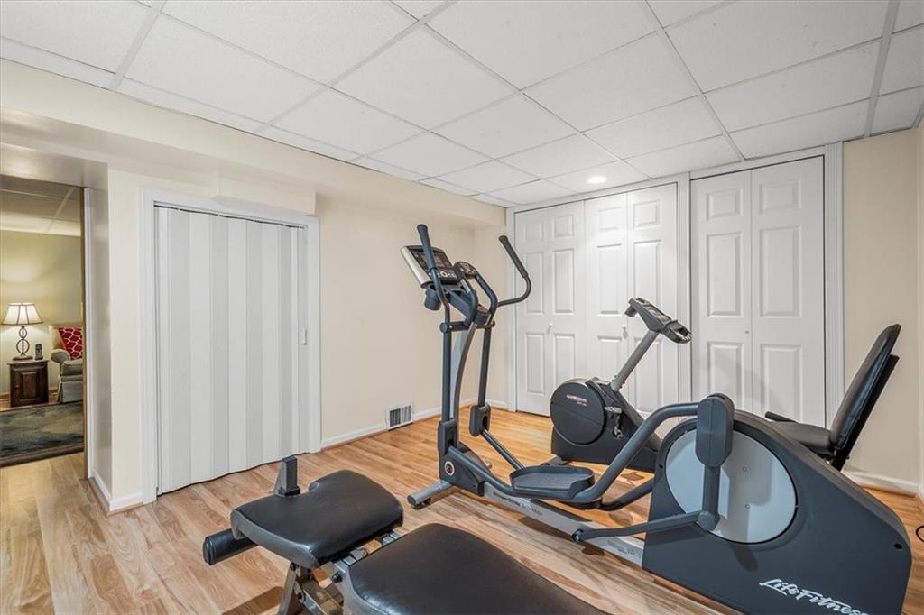 2510 South Bridge Road Washington, PA 15301 - Photo 18 of 25 a room with gym equipment
