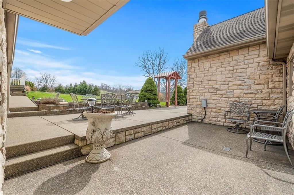 2510 South Bridge Road Washington, PA 15301 - Photo 19 of 25 a view of a terrace with sitting area