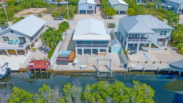 $899,000 | 27332 St Martin Lane, Summerland Key, FL 33042