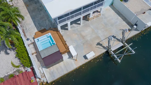 $899,000 | 27332 St Martin Lane, Summerland Key, FL 33042