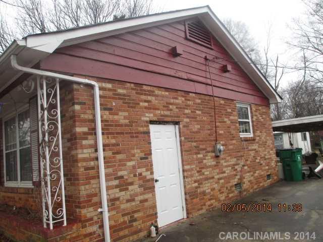4021 Fieldcrest Road Charlotte, NC 28217 - Photo 3 of 7 Gallery Image 3