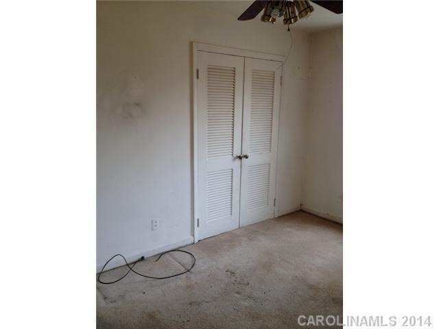 4021 Fieldcrest Road Charlotte, NC 28217 - Photo 6 of 7 Gallery Image 6