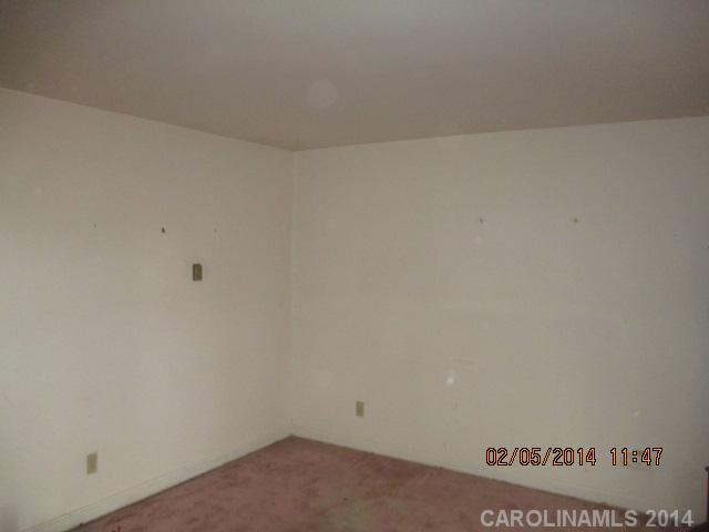 4021 Fieldcrest Road Charlotte, NC 28217 - Photo 7 of 7 Gallery Image 7