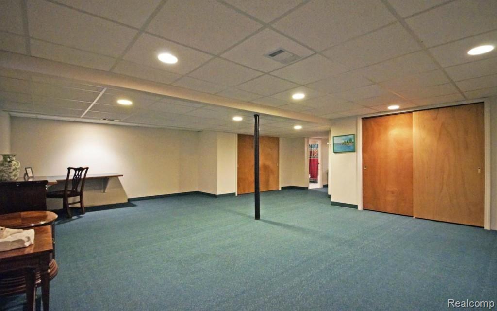 1023 Canterbury Road Grosse Pointe, MI 48236 - Photo 24 of 31 24-photo-web-1680x1050-221493.jpg