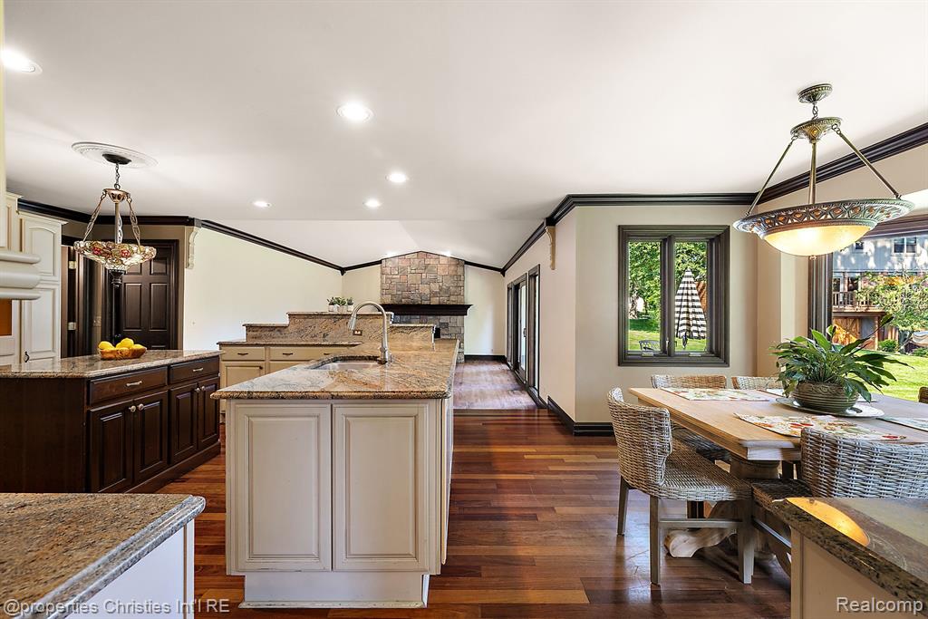 817 Stag Ridge Road Rochester Hills, MI 48309 - Photo 19 of 80