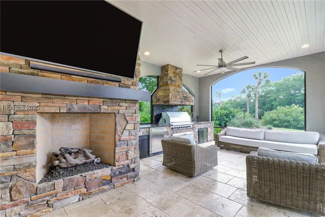 $1,625,000 | 4 Wedgewood Circle, Bluffton, SC 29910