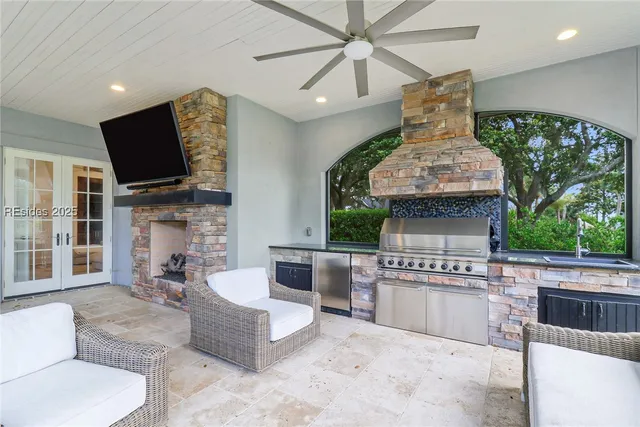 $1,625,000 | 4 Wedgewood Circle, Bluffton, SC 29910