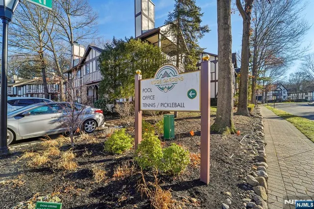 $289,000 | 2007 Hawthorne Lane, Unit 2007, Mahwah, NJ 07430