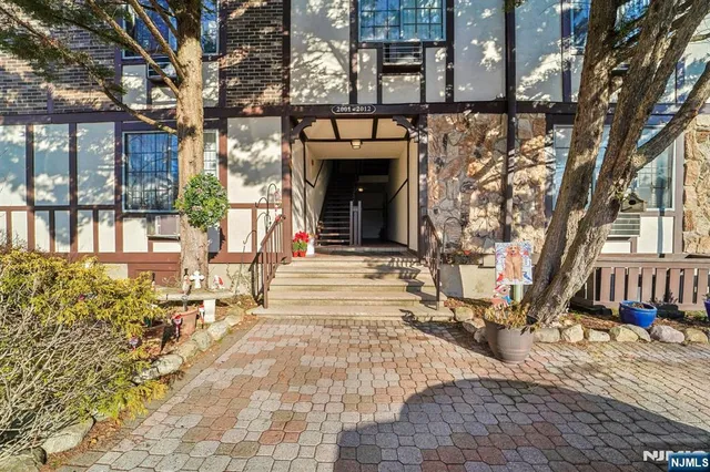 $289,000 | 2007 Hawthorne Lane, Unit 2007, Mahwah, NJ 07430