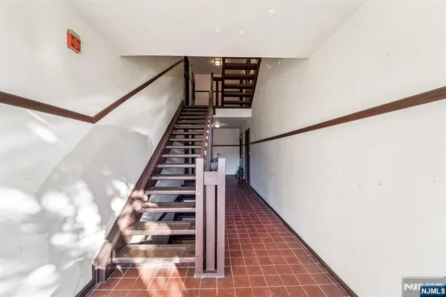 $289,000 | 2007 Hawthorne Lane, Unit 2007, Mahwah, NJ 07430