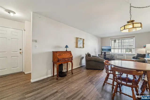 $289,000 | 2007 Hawthorne Lane, Unit 2007, Mahwah, NJ 07430