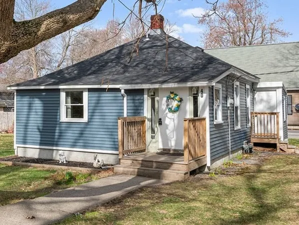 $340,000 | 40 Pierce Avenue, Lunenburg, MA 01462