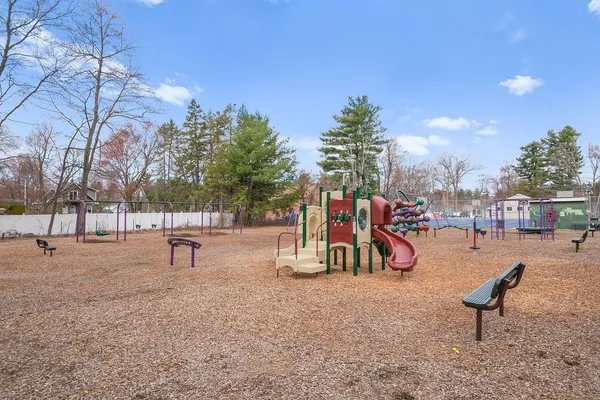 $340,000 | 40 Pierce Avenue, Lunenburg, MA 01462