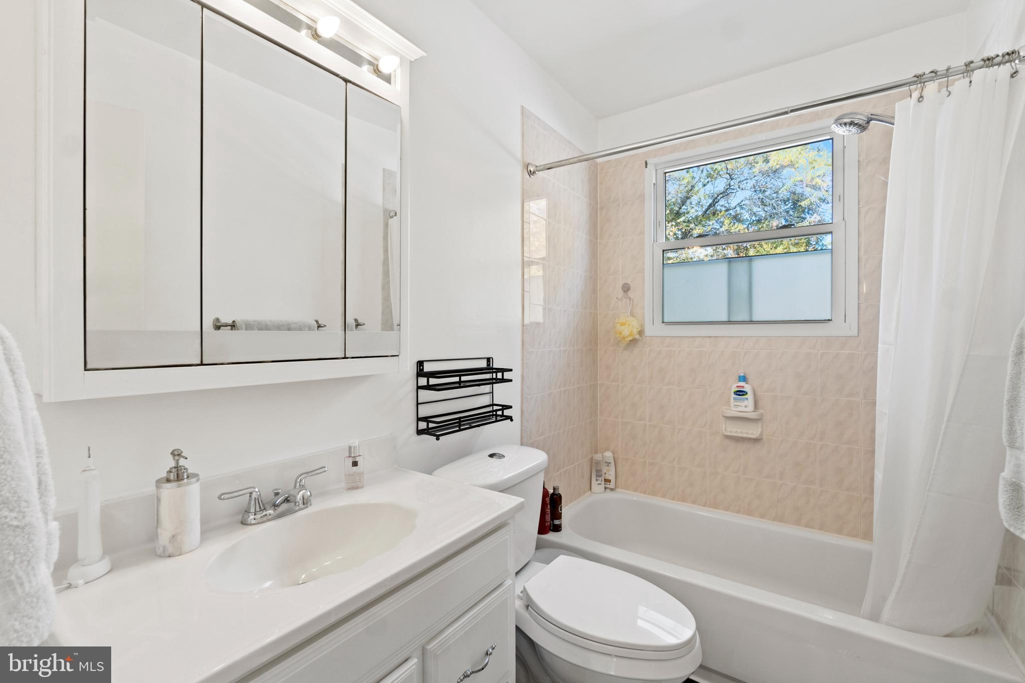 4710 Queensbury Road Riverdale, MD 20737 - Photo 34 of 56 Unit#3 tenant occupied, current & well maintained!