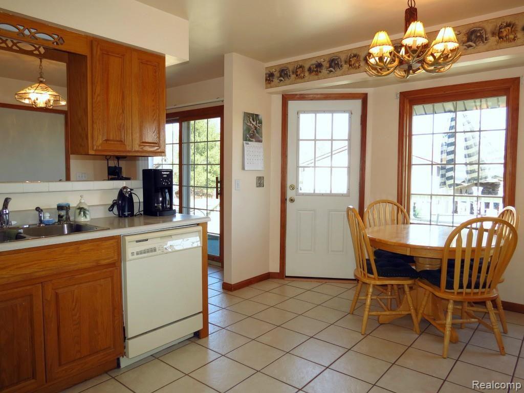 9190 North Dixboro Road South Lyon, MI 48178 - Photo 7 of 27 7.JPG