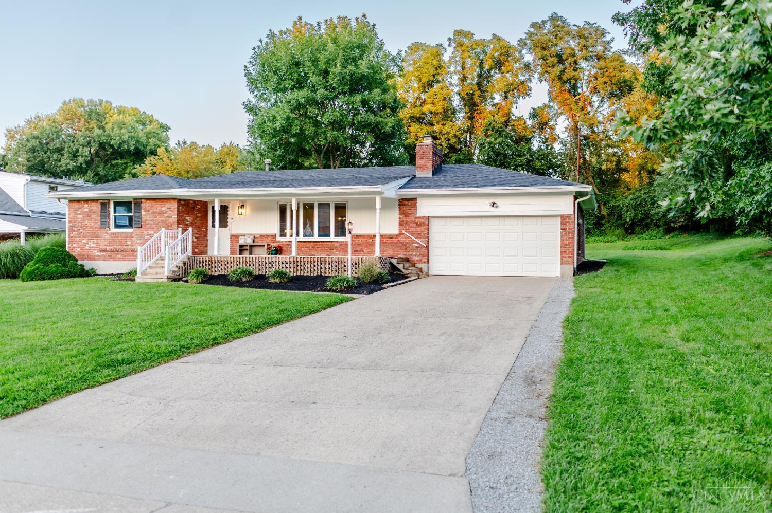 1094 Pamela Road Cincinnati, OH 45255 - Photo 3 of 40 Gallery Image 3