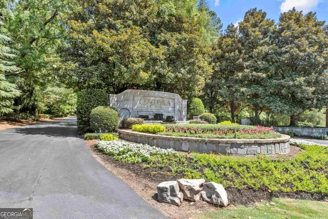 $879,000 | 111 Wingspan Way, Eatonton, GA 31024