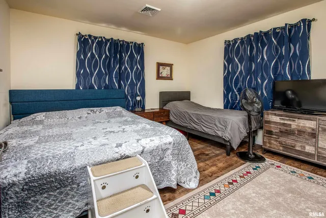 $219,000 | 2017 West Norwood Drive, Carbondale, IL 62901