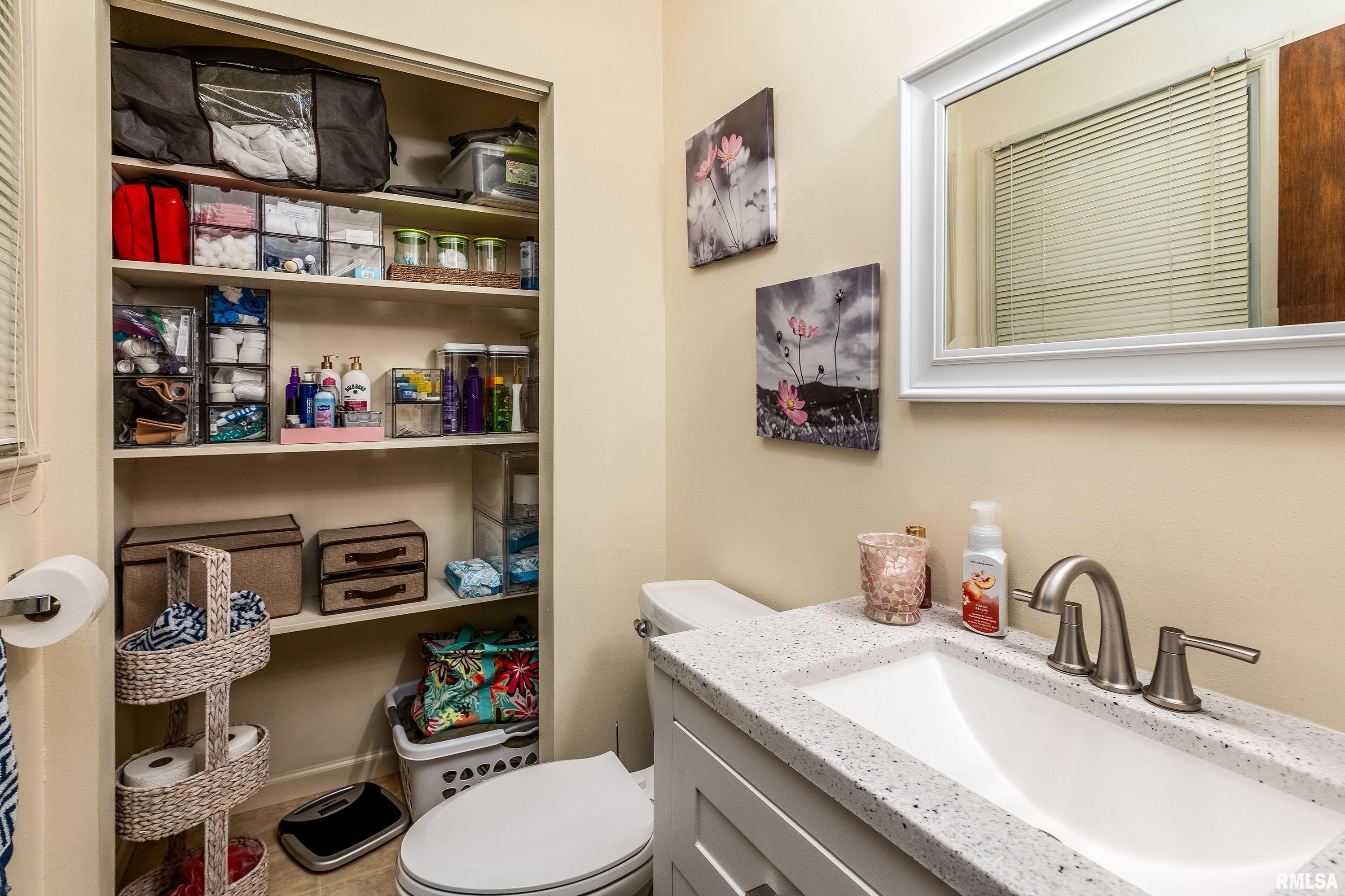 2017 West Norwood Drive Carbondale, IL 62901 - Photo 20 of 32