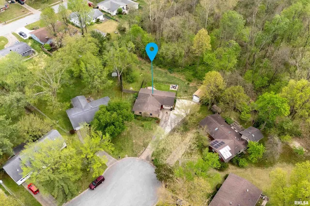 $219,000 | 2017 West Norwood Drive, Carbondale, IL 62901