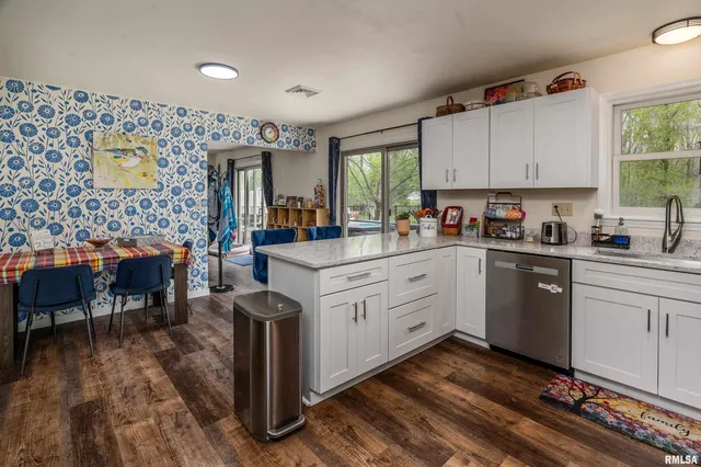 $219,000 | 2017 West Norwood Drive, Carbondale, IL 62901