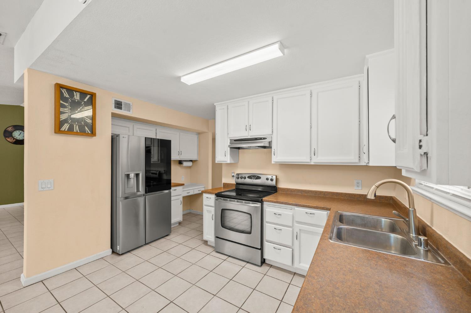 950 Rancho Roble Way Sacramento, CA 95834 - Photo 20 of 55