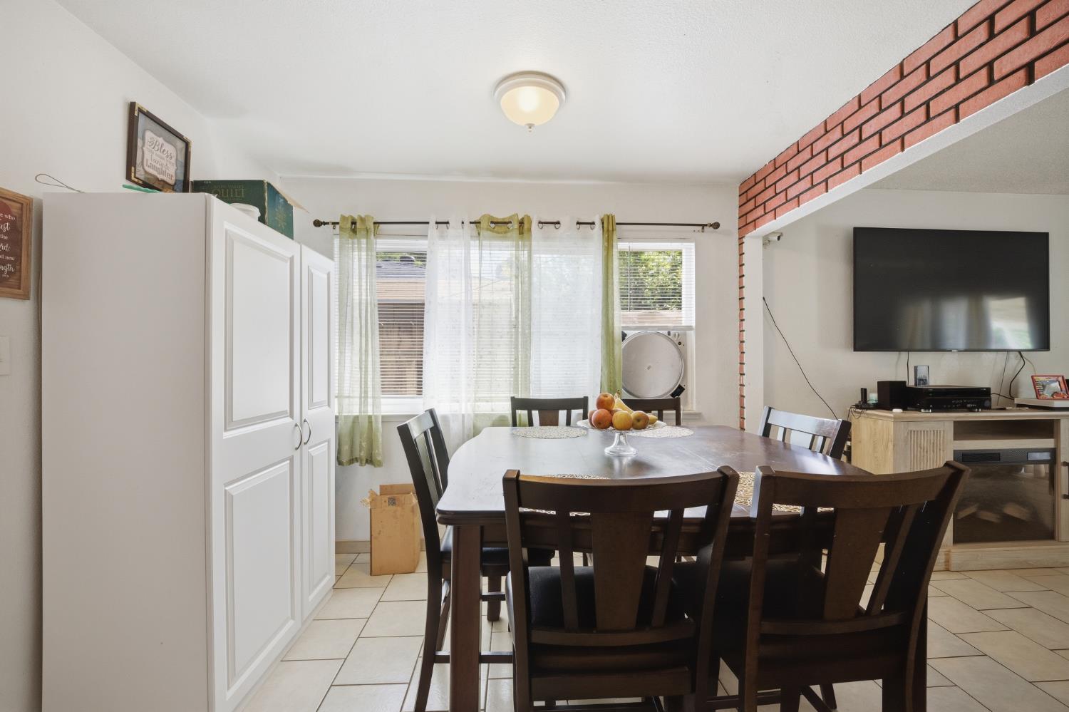 2250 Emerson Avenue Merced, CA 95341 - Photo 4 of 12 a view of a dining room with furniture