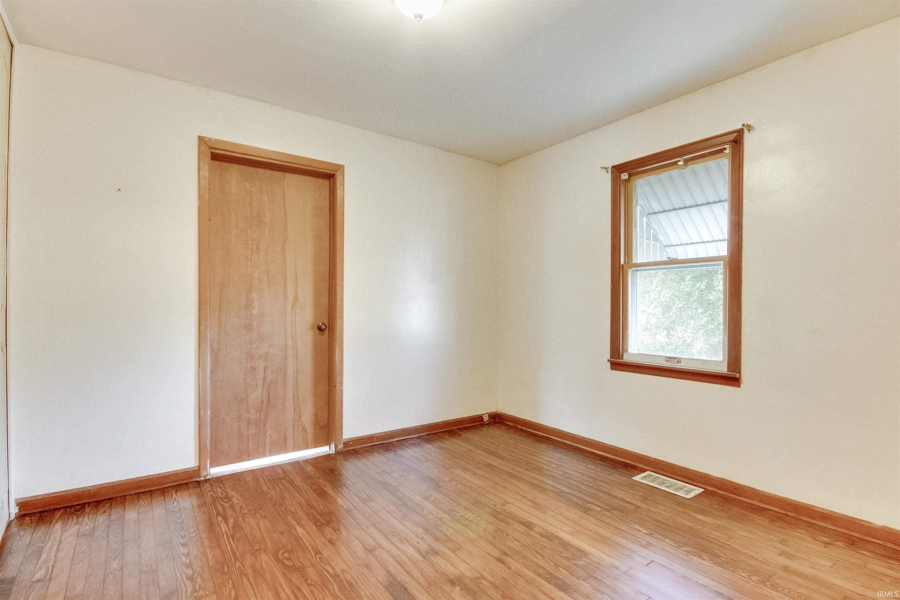 367 West Wolfe Street Sullivan, IN 47882 - Photo 13 of 27