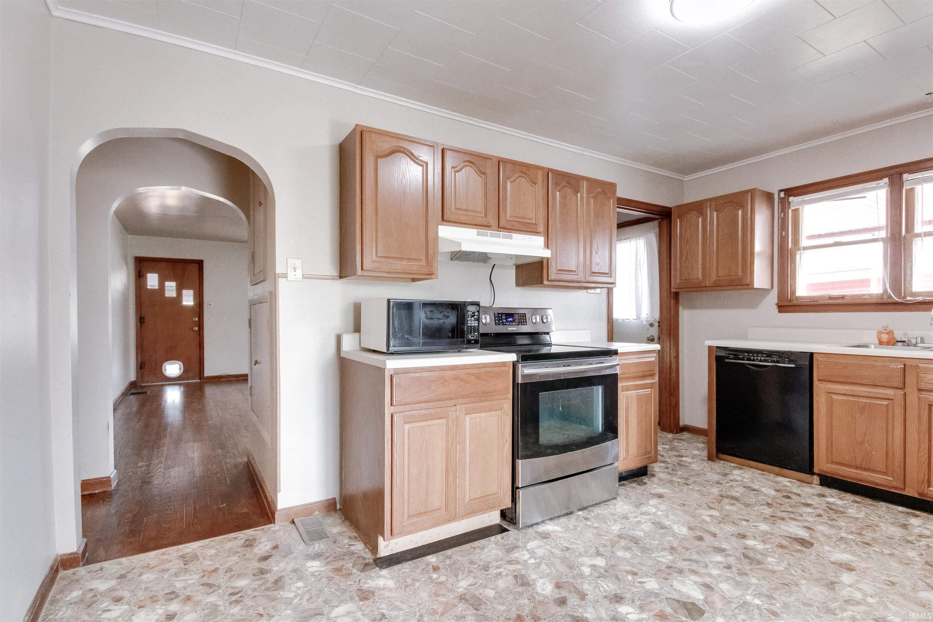 367 West Wolfe Street Sullivan, IN 47882 - Photo 2 of 27