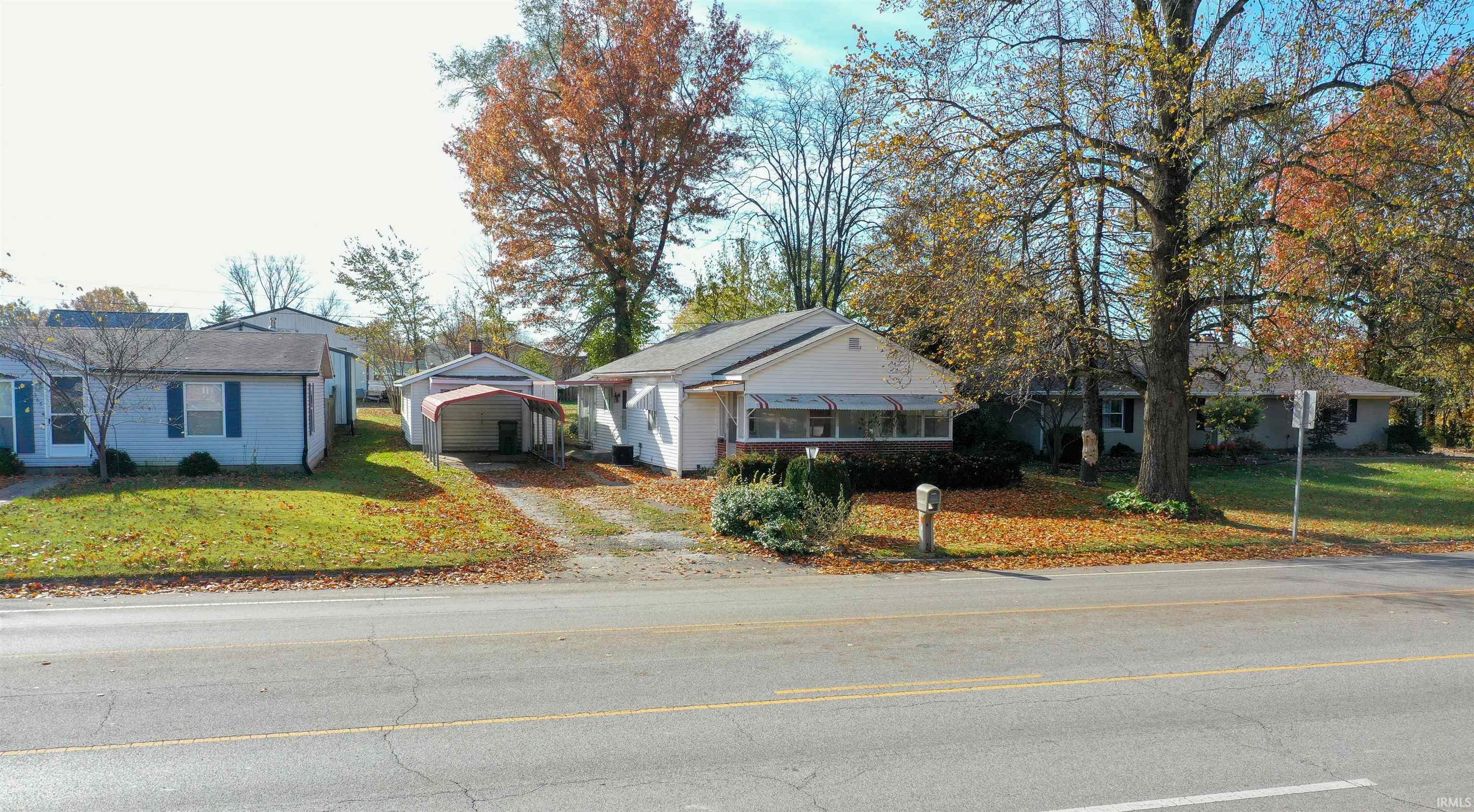 367 West Wolfe Street Sullivan, IN 47882 - Photo 4 of 27