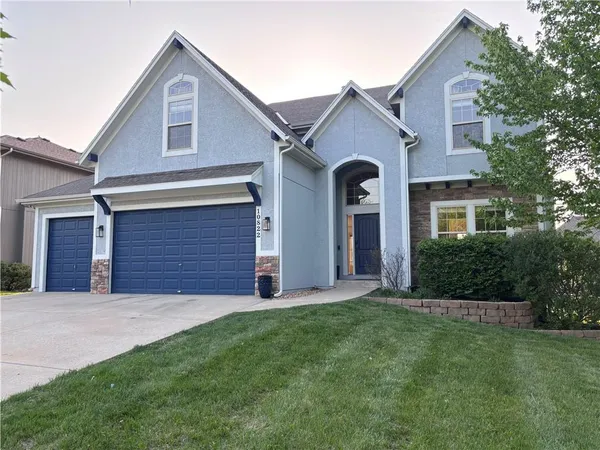 $600,000 | 10822 South Appleridge Lane, Olathe, KS 66061