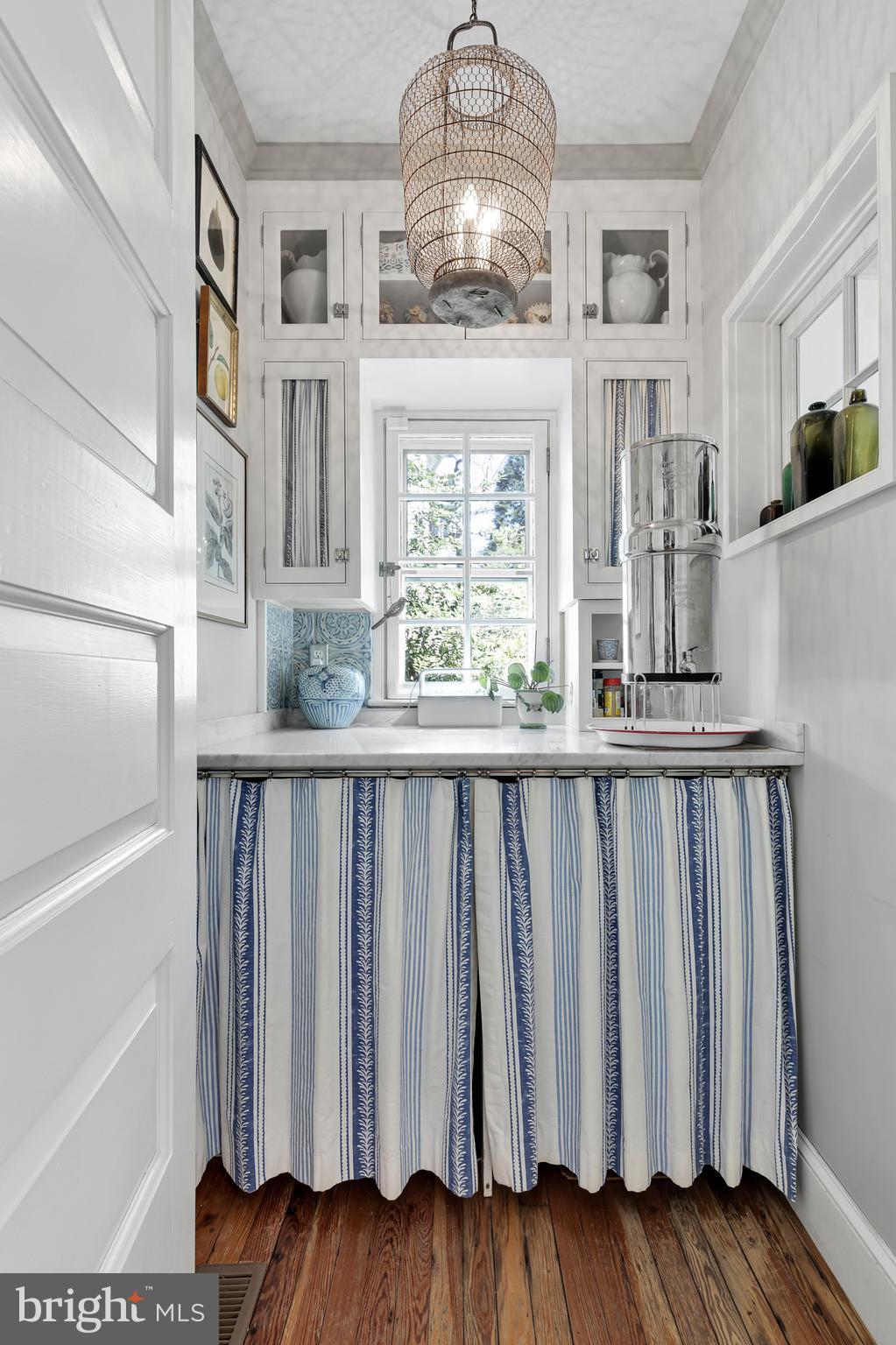 2 Hillside Road Baltimore, MD 21210 - Photo 25 of 79 a view of entryway with wooden floor