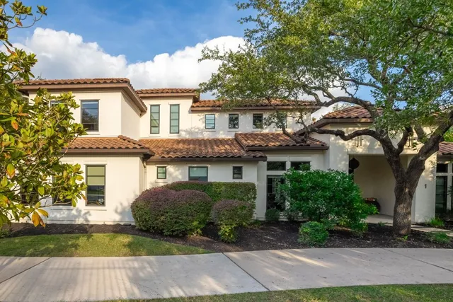 a view of outdoor space yard and front view of a house