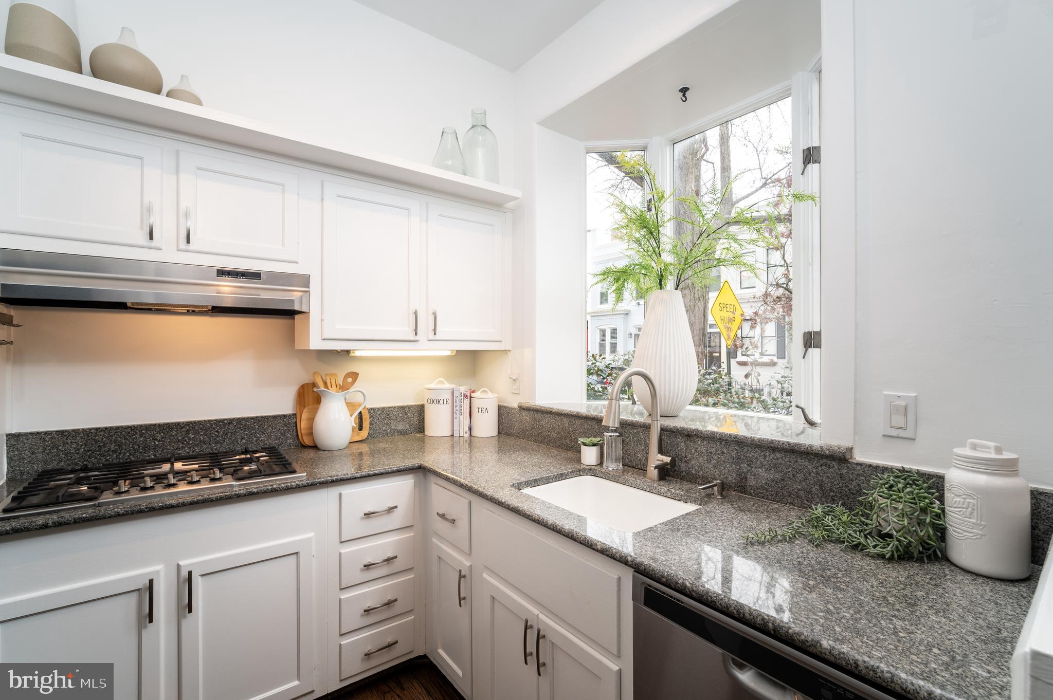 130 Duddington Place Southeast Washington, DC 20003 - Photo 6 of 27