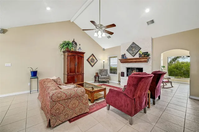 a view of a livingroom with furniture