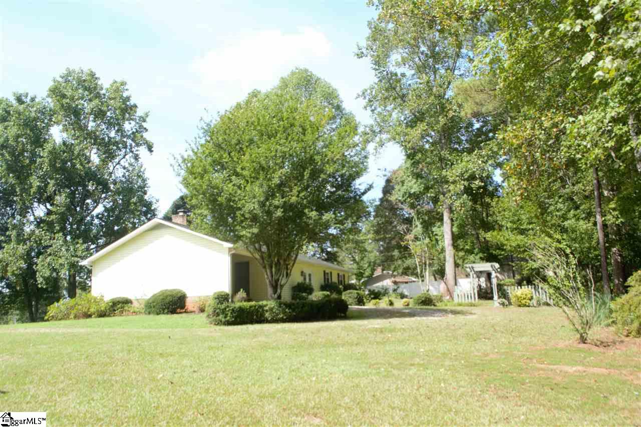 457 Old Fox Squirrel Ridge Road Pickens, SC 29671 - Photo 7 of 24