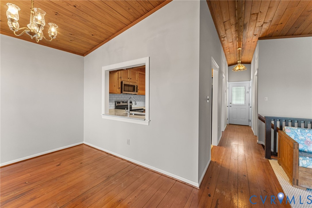 483 Mechams Cove Road Topping, VA 23169 - Photo 5 of 38