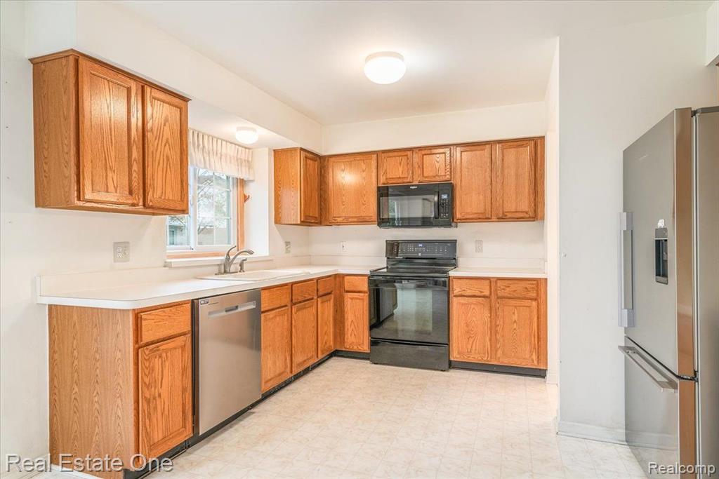 6435 Fox Hills Road Canton, MI 48187 - Photo 20 of 54