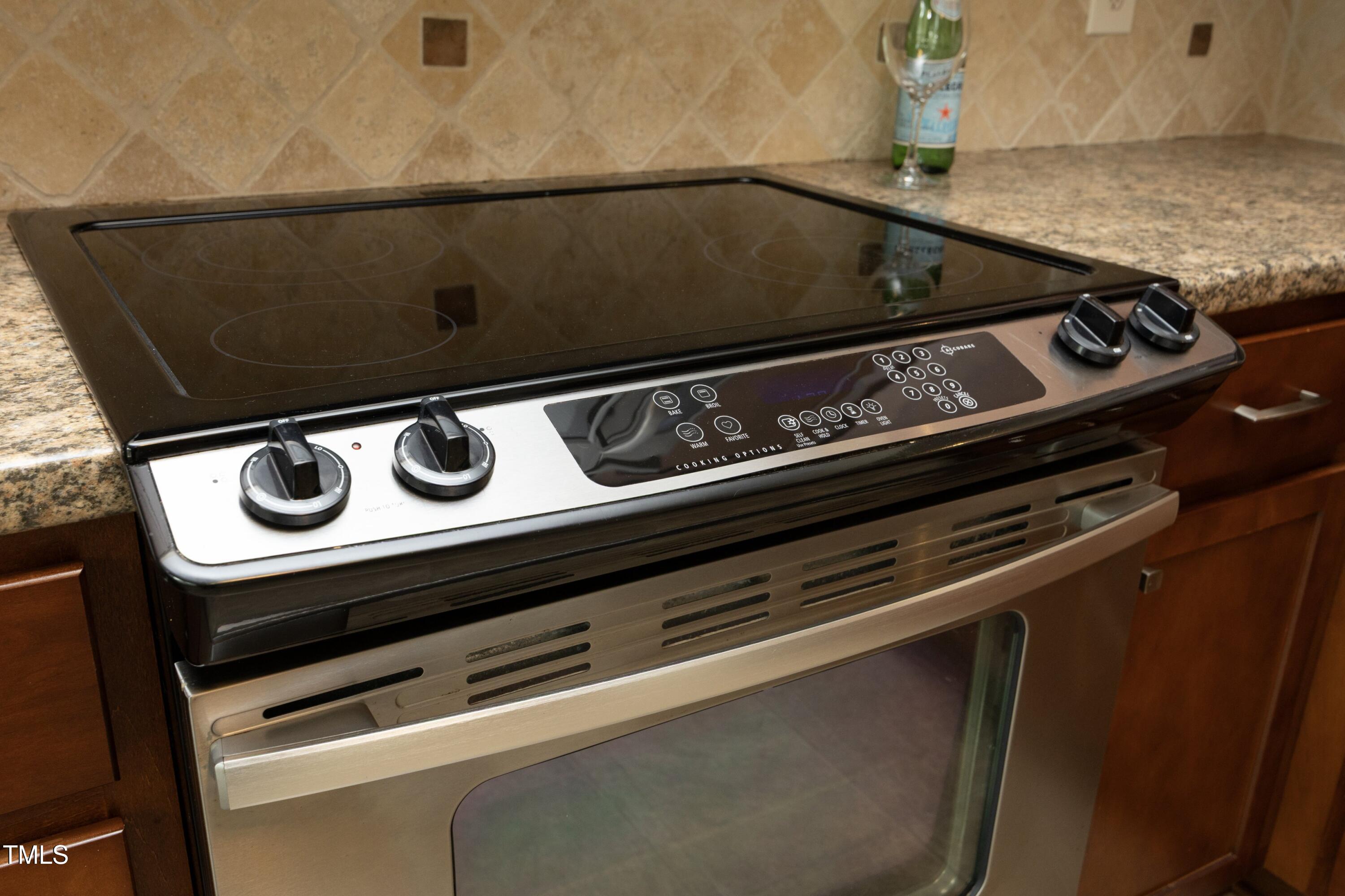 6417 Meadow View Drive Raleigh, NC 27609 - Photo 10 of 42 Stove