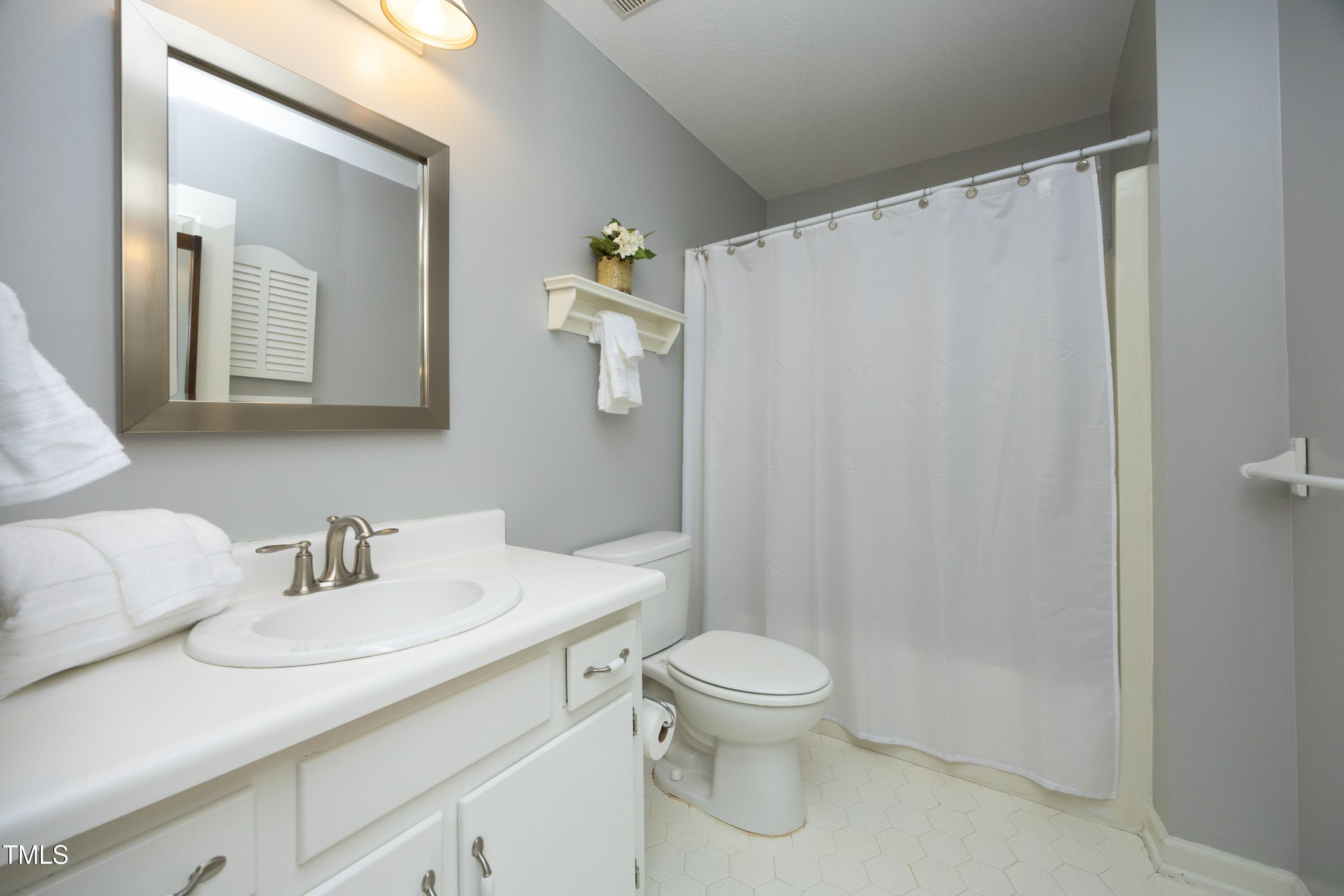 6417 Meadow View Drive Raleigh, NC 27609 - Photo 23 of 42 Full Bath
