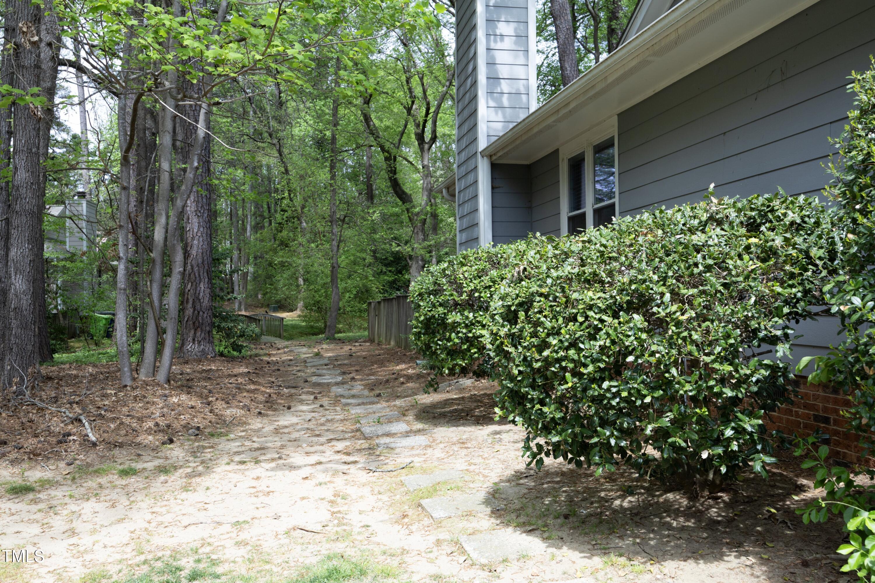 6417 Meadow View Drive Raleigh, NC 27609 - Photo 34 of 42 34SideExterior