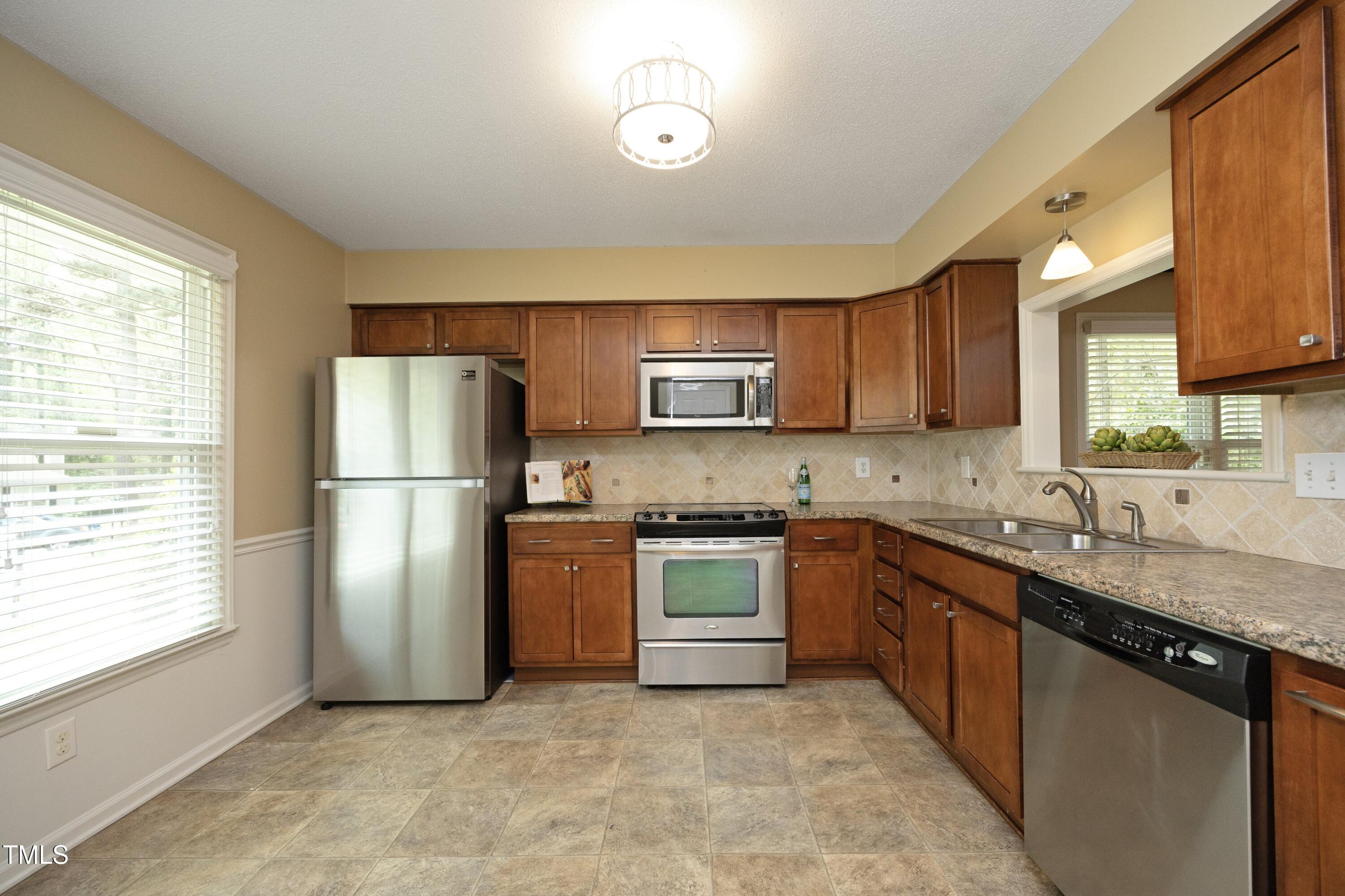 6417 Meadow View Drive Raleigh, NC 27609 - Photo 6 of 42 Kitchen
