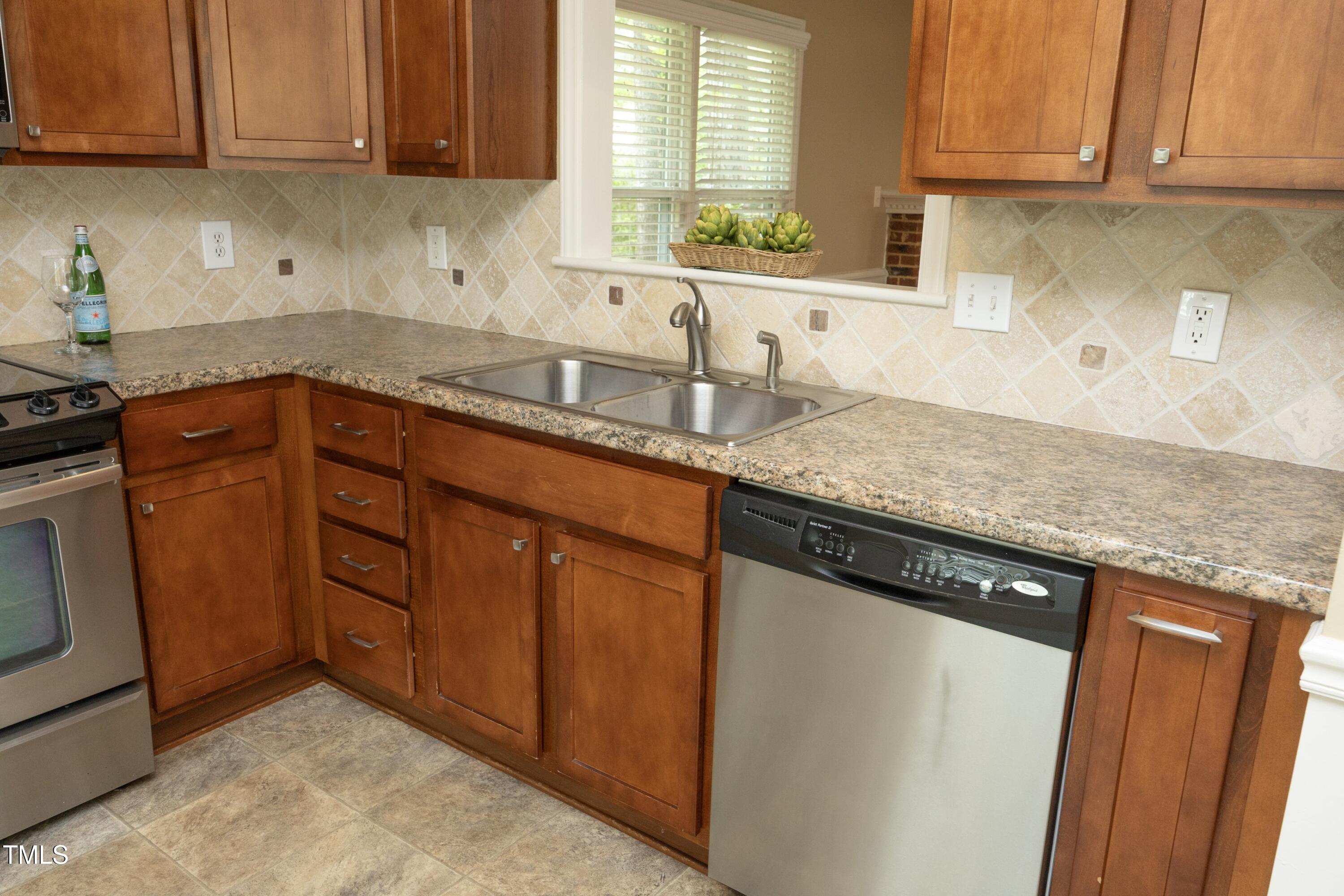6417 Meadow View Drive Raleigh, NC 27609 - Photo 7 of 42 Kitchen