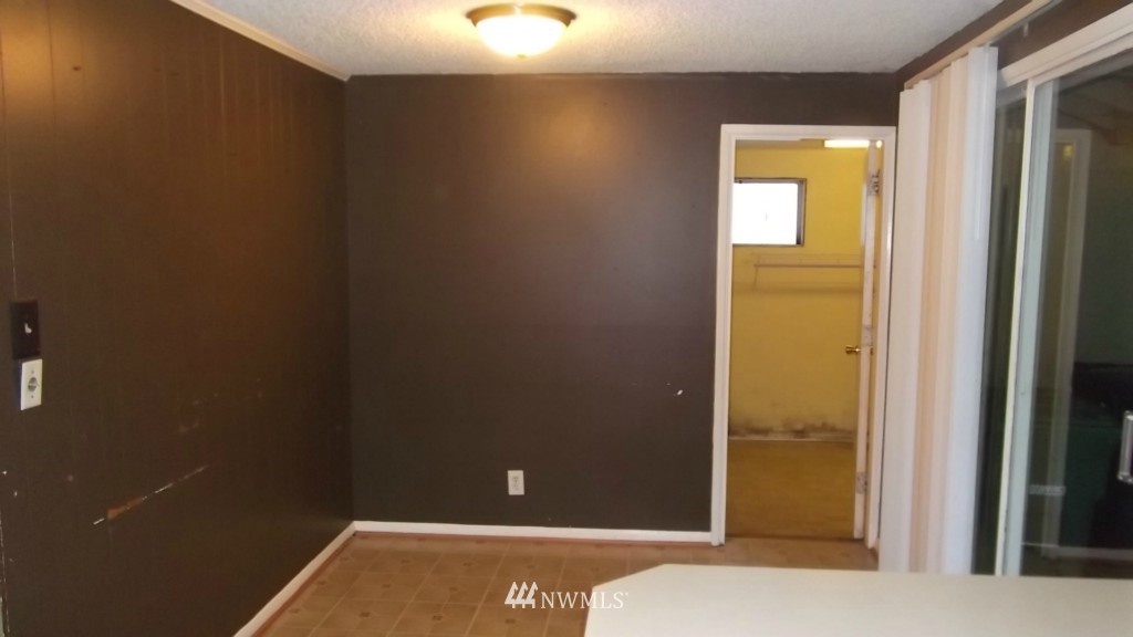 3607 Northeast 8th Street Renton, WA 98056 - Photo 8 of 13
