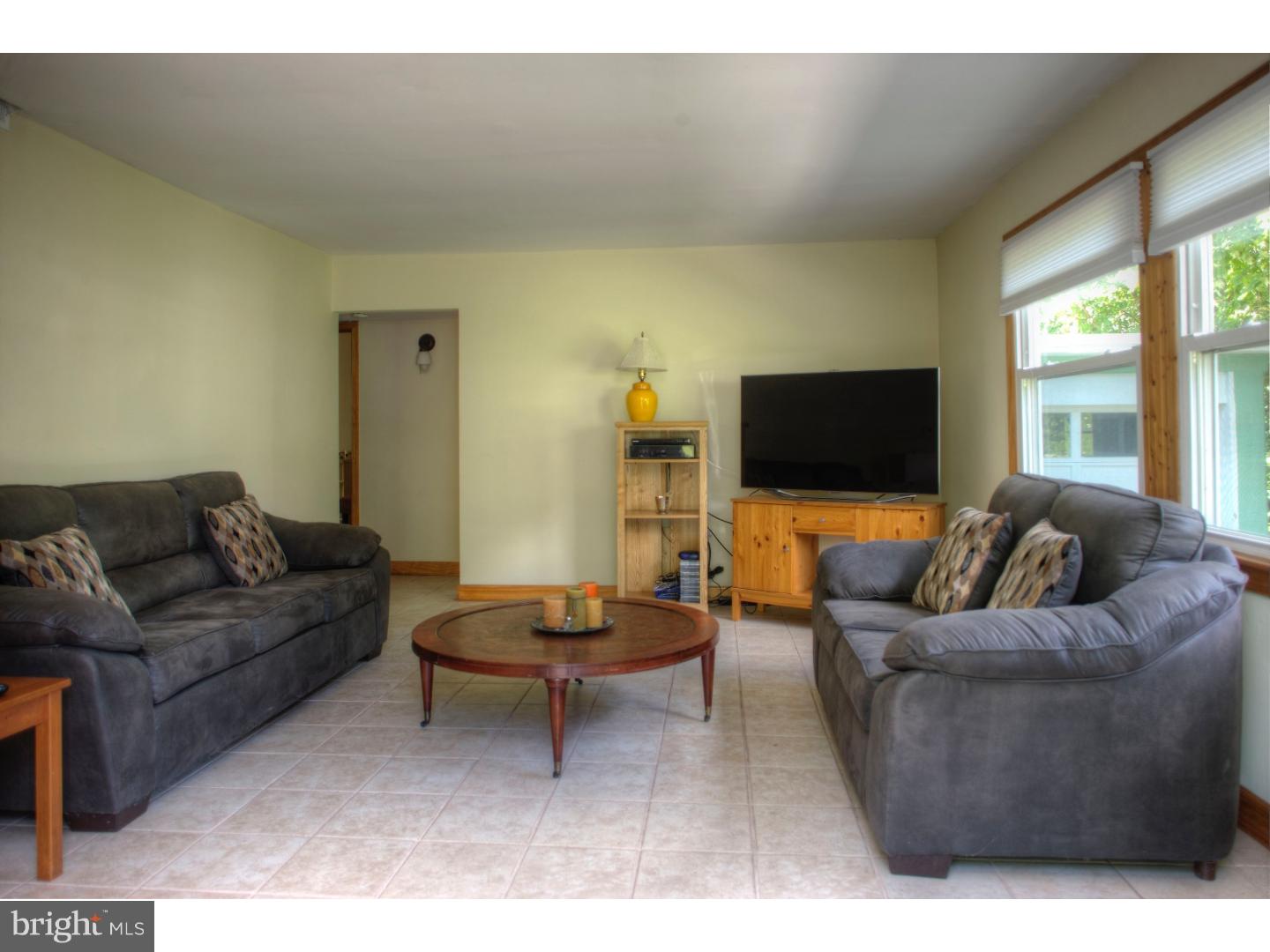 8208 Douglas Road Glenside, PA 19038 - Photo 4 of 17 Living Room
