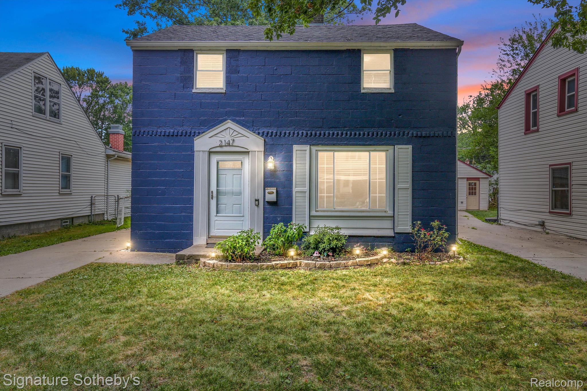 2147 Hampton Road Grosse Pointe, MI 48236 - Photo 1 of 19 Gallery Image 1