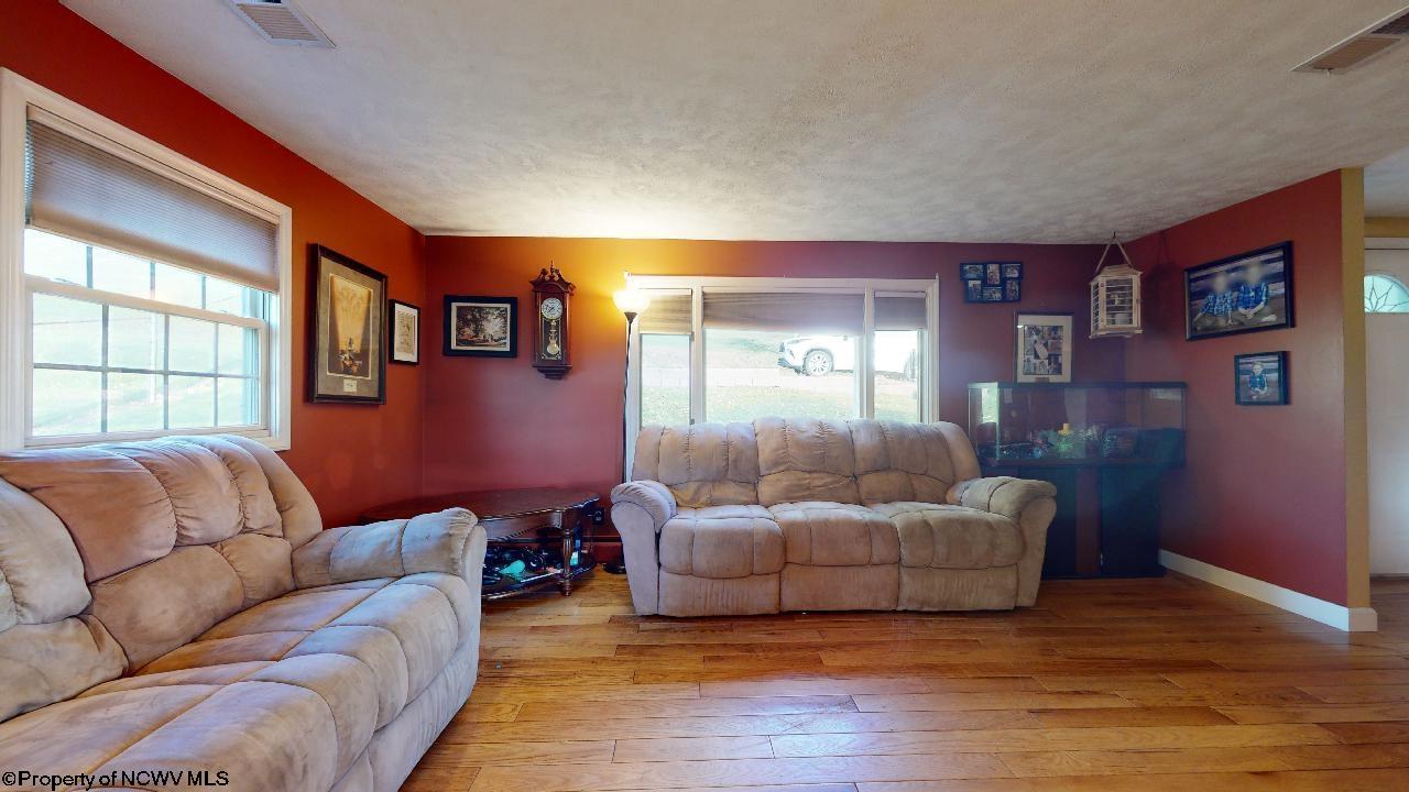 1821 Ryan Road Fairmont, WV 26554 - Photo 4 of 23 Gallery Image 4