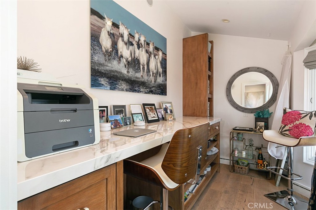 609 Seaward Road Corona del Mar, CA 92625 - Photo 11 of 22 a living room with furniture