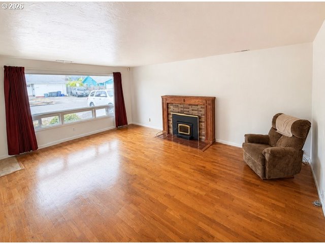 1231 N Street Springfield, OR 97477 - Photo 2 of 26 Fireplace