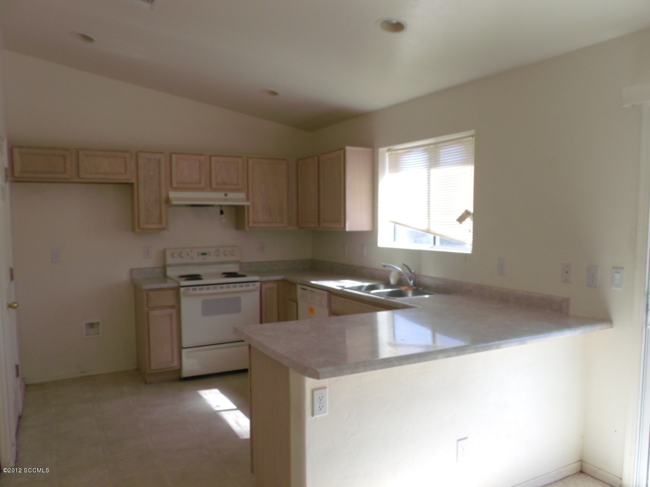 433 Camino Hombre De Oro Rio Rico, AZ 85648 - Photo 4 of 11